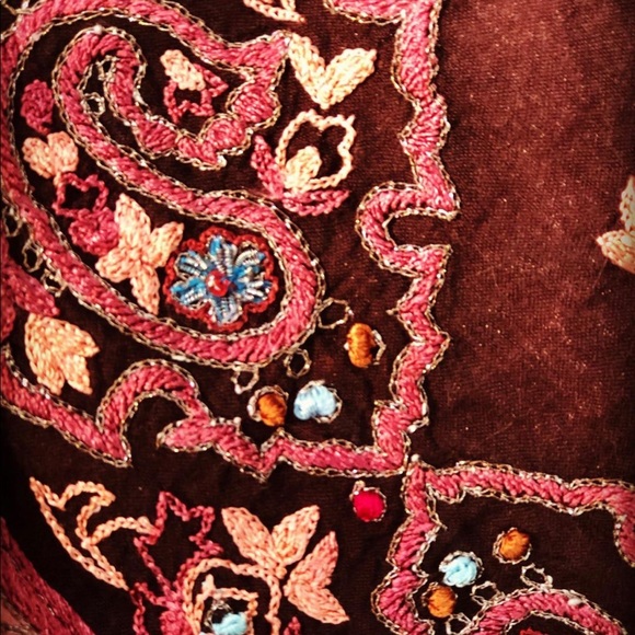 Indian motif skirt with satinish slip - Picture 4 of 7